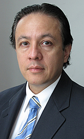 Dr. Carlos Leon